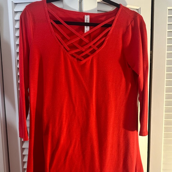 Zenana Outfitters Red Crisscross Neck Tunic - Picture 1 of 3